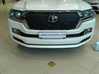 Изображение Утеплитель радиатора Toyota Land Cruiser 200 2015-н.в.